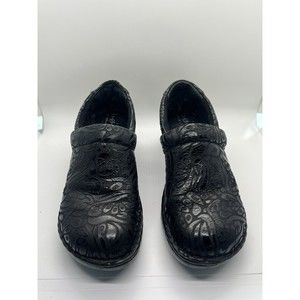 B.O.C. Peggy Clog Loafer Slip On BC3630 Embossed Floral Womens Size 8